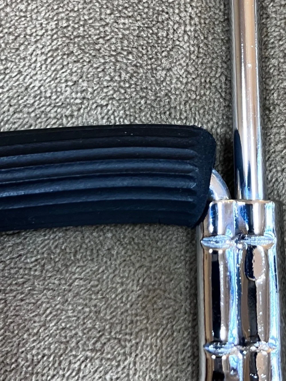 Classic Set of 4 Four-Tiered Pants Hangers with Steel & Non-Slip Rubber Clamps